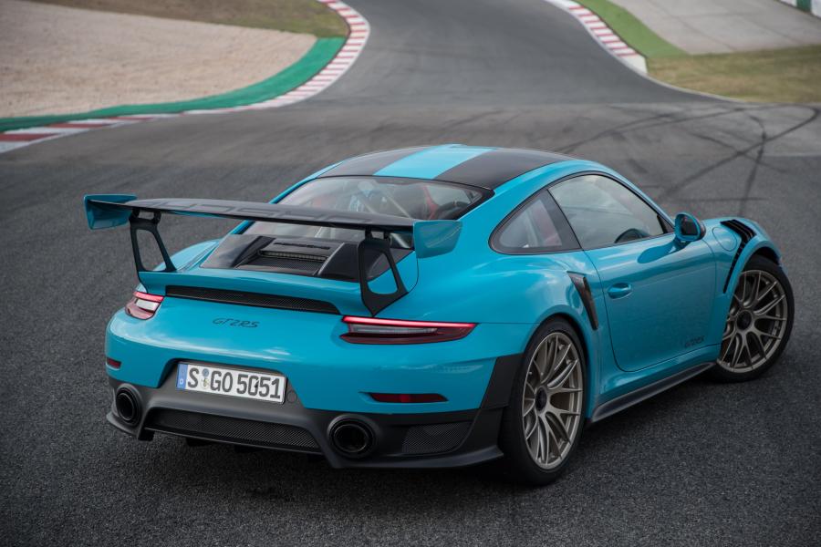  Porsche 911 GT2 RS (991) 2017 года  (WW) (фото 13 из 93)